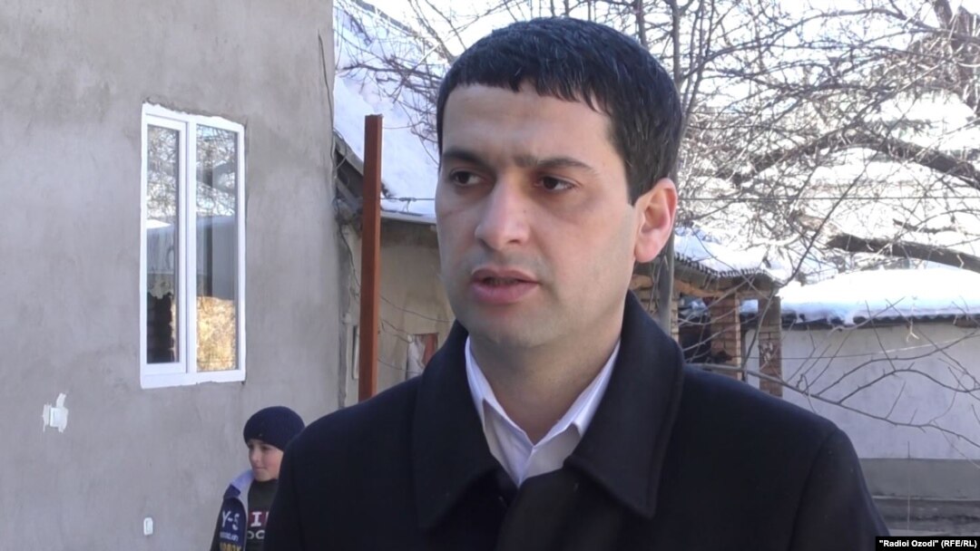 Daler Sharifov's relatives told RFE/RL that the independent journalist was released on January 29 and was currently with his family in his native city of Vahdat.