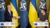 Єнс Столтенберґ і Володимир Зеленський під час пресконференції в Києві, 28 вересня 2023 року