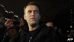 Особо следует отметить позицию восходящей звезды российской оппозиционной политики Алексея Навального
