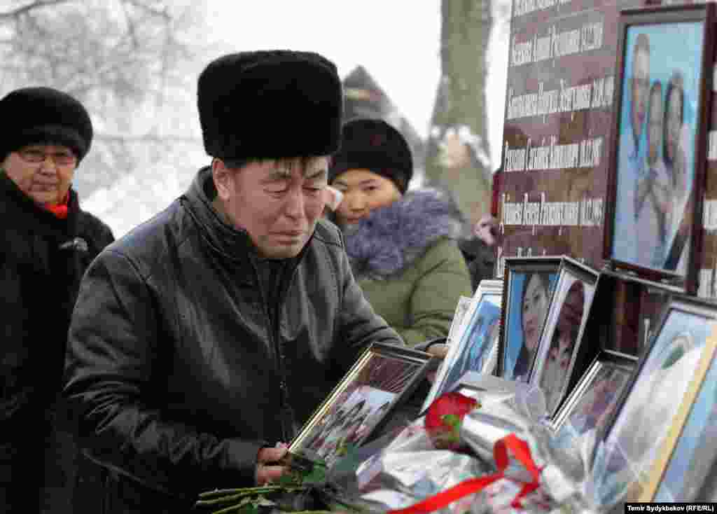 Кырсыктын чарбалык курулуштарга, мал-жанга кесепети тийип, автоунаалар талкаланган. Анан да энергетика тармагы жабыркап, аэронавигациянын жана аэропорттун мүлкү зыянга учураган. Кырсыктын кесепеттерин жоюуга кеткен чыгымдар да эсептелген.