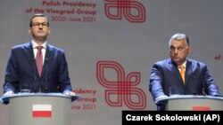 Премиерите на Полша и Унгария Матеуш Моравецки и Виктор Орбан