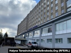 Тут лікарі борються за життя багатодітної матері