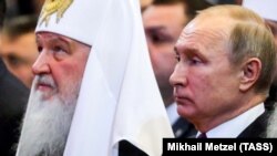 Патріарх РПЦ Кирило (ліворуч) і президент Росії Володимир Путін, 2019 рік