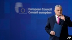Liderii europeni se întâlnesc joi pentru a discuta finanțarea de 50 de miliarde de euro pentru Ucraina. Deocamdată, singurul care se opune e liderul de la Budapesta, Viktor Orbán.