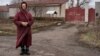 Почув, що на воротах пишуть «Тут живуть люди». Чому іспанець знімає український Донбас