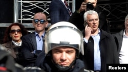 Andrija Mandić i Milan Knežević, ispred parlamenta Crne Gore, 15. februar 2017.