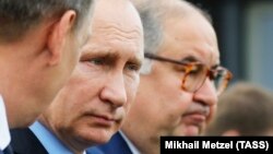 Алишер Усмонов Владимир Путин билан.