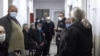 Red u bolnici u Leposaviću na severu Kosova na dan stizanja vakcine protiv korona virusa iz Srbije, 25. decembra 2020.
