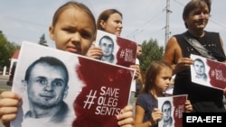 Акція на підтримку Олега Сенцова біля посольства Росії в Києві, 21 серпня 2018 року