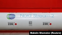 Conductă de mari dimensiuni cu logo-ul proiectului Nord Stream 2
