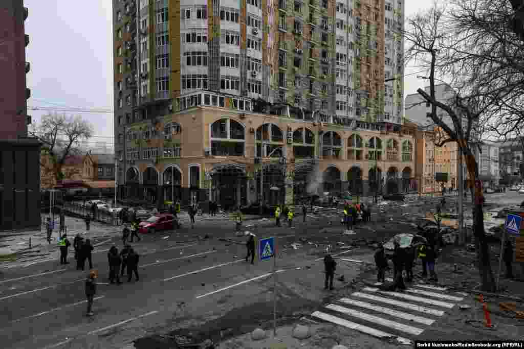 Mai mult de 600 de clădiri rezidențiale din capitala Ucrainei au rămas fără încălzire în urma bombardamentelor...