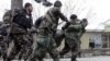 Исламабадда талибдерди ийге келтирүү жолу изделүүдө