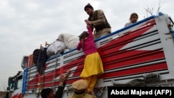 د کډوالو ستنېدو پهیر په ژمي کې درېدلی وو