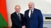 «Братство диктаторов»: ведет ли Путин Россию по политическому сценарию Беларуси?