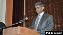 Nagorno-Karabakh - Vitaly Balasanian, a retired general and presidential candidate, delivers a speech.
