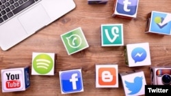 Social media 