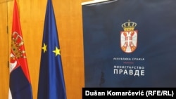 Enterijer prostorija u Ministarstvu pravde Srbije, sa zastavom Srbije i EU (5. mart 2018.)
