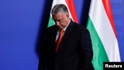 Većinski vlasnik Indotek Grupe Daniel Jellinek navodno je sklopio niz poslova sa zetom Viktora Orbana (na fotografiji, 6. travnja 2022.), Istvanom Tiborczem.