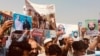 د پښتون ژغورنې غورځنګ په عوامي غونډو کې د په زوره ورکو کسانو کورنیو غړي تل د خپلو ورکو خپلوانو تصویرونه اخېستي وي