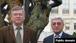 Лидер туркменской оппозиции Худайберды Оразов (слева).