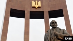 «Проти Бандери дотепер працює пропаганда Росії», – йдеться у зверненні Львівської облради