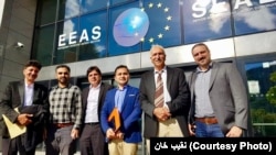 د پي ټي اېم اروپا مشران د اروپايي ټولنې بهرنیو چارو دفتر چارواکیو سره تر لیدو وړاندې. ۲۰۱۹، ۱۲م جون