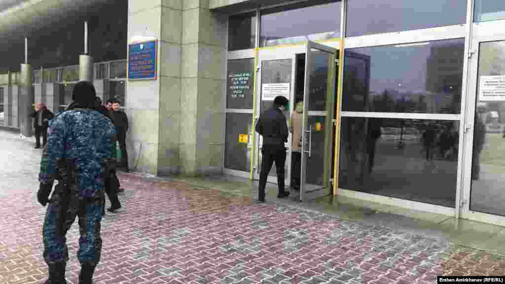 Отчетная встреча с акимом Астаны Бахытом Султановым прошла в концертном зале "Астана", 20 февраля 2019 года. 