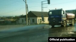 Каракол: Шаар жолдору дезинфекцияланып жатат