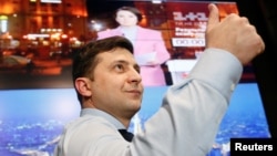 Зеленський: шановний гаранте, так ви маріонетка Свинарчука або Свинарчук ваша