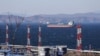 Petrolierul Fuga Bluemarine se află ancorat lângă terminalul Kozmino din Golful Nakhodka, lângă orașul-port Nakhodka, Rusia, 4 decembrie 2022.