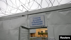 По словам Дидигова, следователи следственной группы ГСУ СК по СКФО не препятствовали пыткам и сами угрожали физической расправой над ним и его близкими