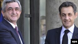 Նիկոլա Սարկոզին ողջունում է Սերժ Սարգսյանին Ելիսեյան պալատում, Փարիզ, 10-ը մարտի, 2010թ.