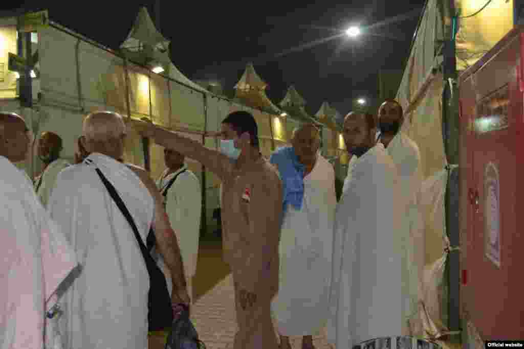 Saudi/Tajikistan -- Tajik piligrims im Mecca, 11Sep2016