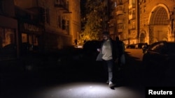 Loviturile rusești asupra infrastructurii energetice au dus la pene de curent, cum a fost la Kiev luna trecută.