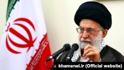 علی خامنه‌ای رهبر جمهوری اسلامی گفته است دستگاه‌های فرهنگی ایران دچار ولنگاری شده‌اند.