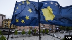 Zastava Kosova i Evropske unije, Priština.