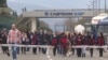 Radnici ispred Kombinata aluminijuma Podgorica, mart 2021. 
