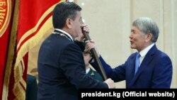 Сооронбой Ҷеенбеков ва Алмосбек Отамбоев