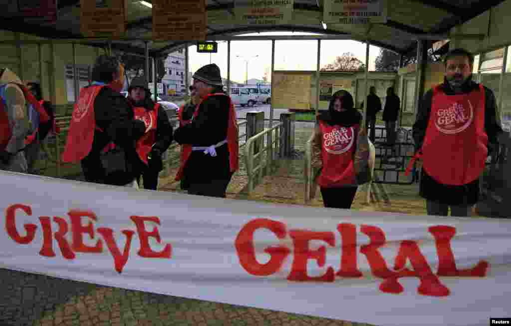 Portugal, Lisabon, 14. novembar 2012. Foto: REUTERS / Jose Manuel Ribeiro