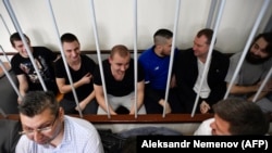 17 липня Лефортовський суд Москви продовжив на три місяці термін арешту для 24 українських моряків, яких Росія захопила в Чорному морі у листопаді 2018 року