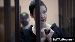 Regimul din Belarus o acuză pe Maria Kolesnikova de extremism și încercarea schimbării ilegale a puterii politice. Imagine de la audierile în instanță, 6 septembrie 2021.