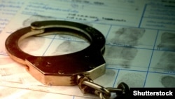Zece medici au fost reţinuţi după ce au eliberat adeverinţe medicale fără a examina pacienţii