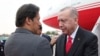 د پاکستان وزیر اعظم عمران خان پر هوايي ډګر له ولسمشر اردوغان سره.