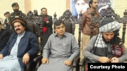 ښي لاس ته منظور پښتین، محسن داوړ او علي وزیر
