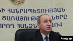 Հանրային ծառայությունները կարգավորող հանձնաժողովի նախագահ Ռոբերտ Նազարյան