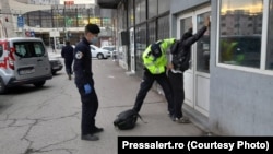 Poliția a intervenit, dar altercația s-a soldat cu un mort și un rănit. Problema refugiaților din Timișoara se acutizează pe zi ce trece.