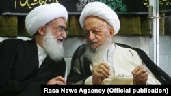 نزاع مراجع تقلید با بزرگان عرفان و پیروان آنان، از منظرهای گوناگون قابل بررسی است. اما آنها به واقع از چه می‌ترسند؟