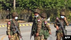 Militarii denunţă de mai multe săptămâni nereguli în desfăşurarea alegerilor legislative din noiembrie.
