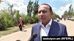 Armenia - Former Prime Minister Hovik Abrahamian speaks to RFE/RL in Yerevan's Victory Park, 9May2017