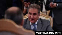 شاه محمود قرېشي د خپل روسي سيال، سرګي لاوروف سره د ملاقات پر مهال 